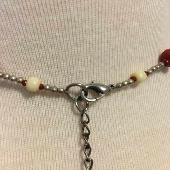 Vintage 90s Victorian Witch Necklace in Wood + Metal - Picture 4 of 11